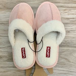Levi’s Slippers - Womens S - 5-6 - NEW